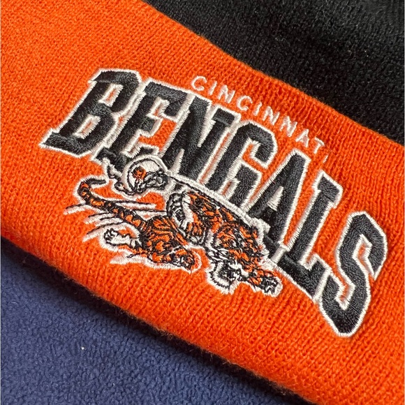 Mitchell & Ness CINCINNATI BENGALS Vtg Retro POM POM Beanie Hat Sold Out - Picture 3 of 6